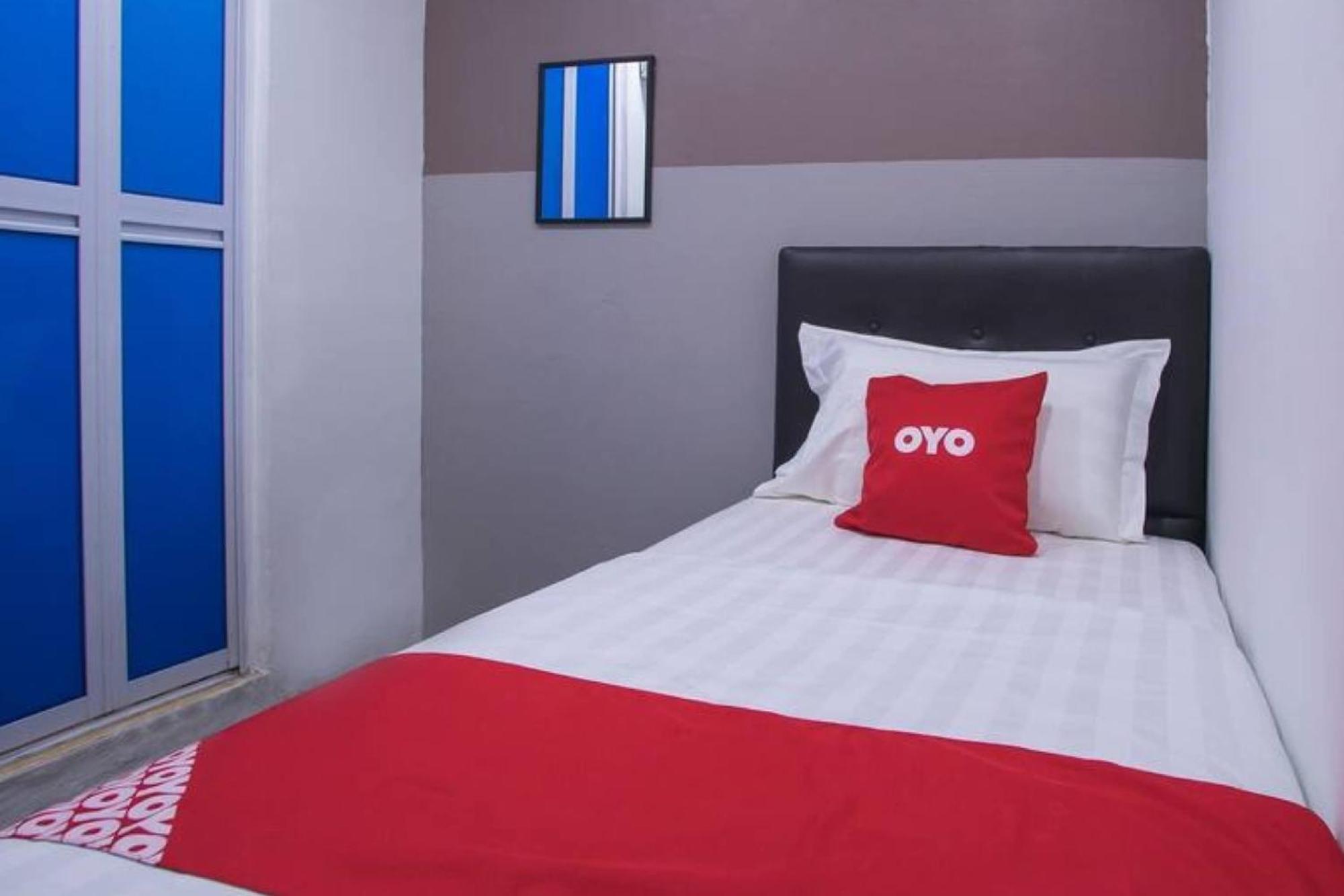 Oyo 90281 Hotel Taj Seksyen 13 Shah Alam Exterior photo