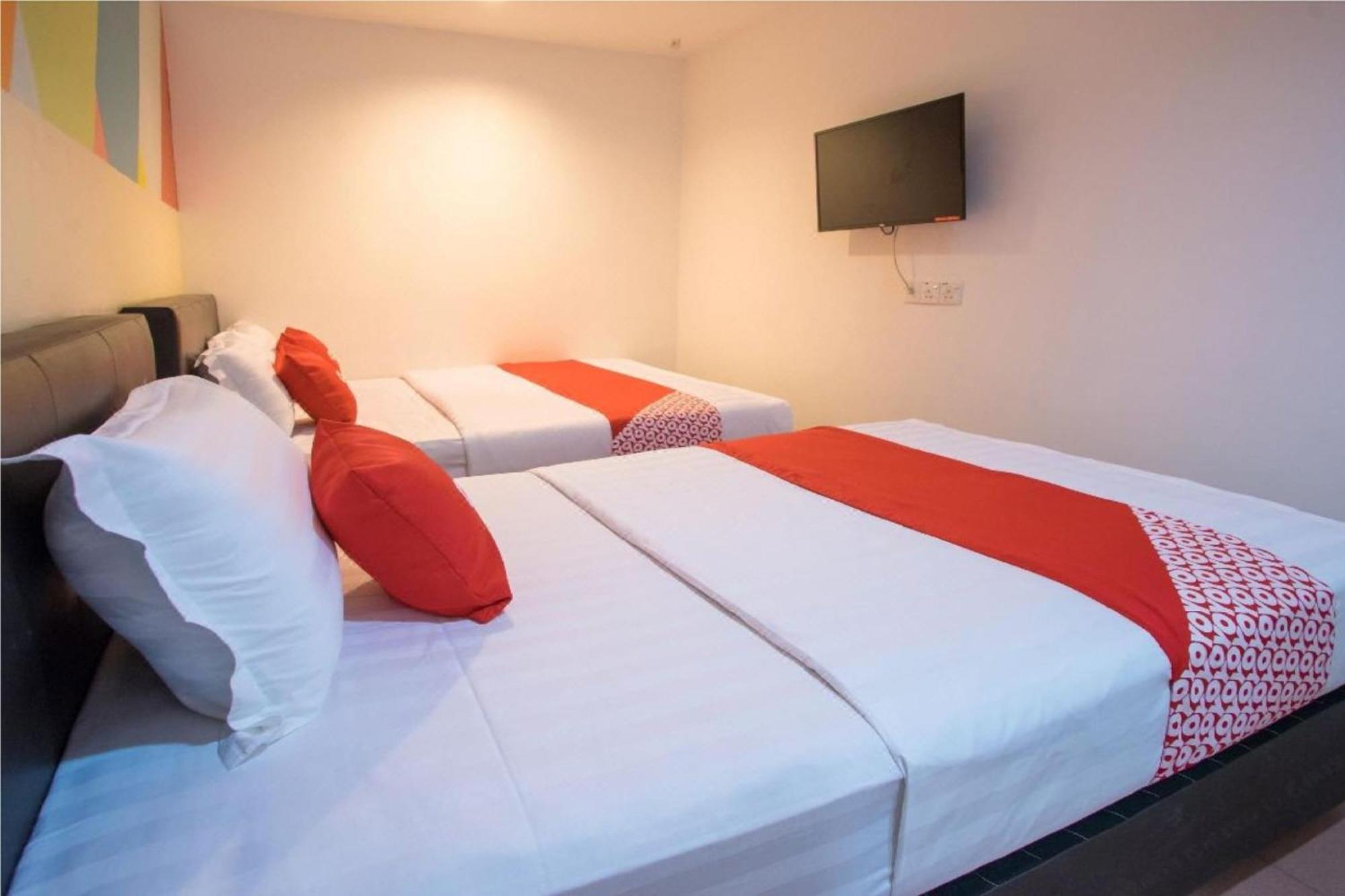Oyo 90281 Hotel Taj Seksyen 13 Shah Alam Exterior photo